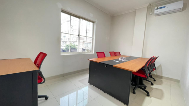 Ruangan-4-gapura-GLC